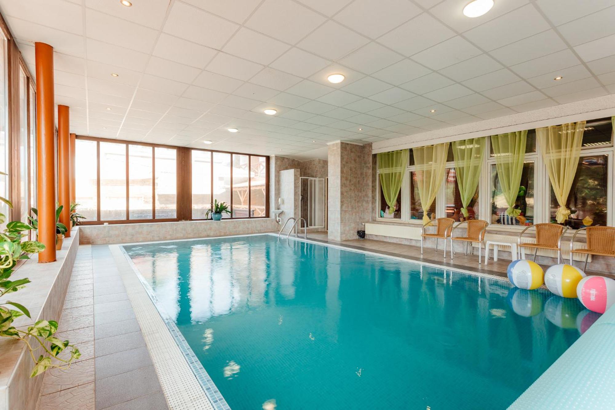 Hotel Sachticka Besztercebánya Kültér fotó