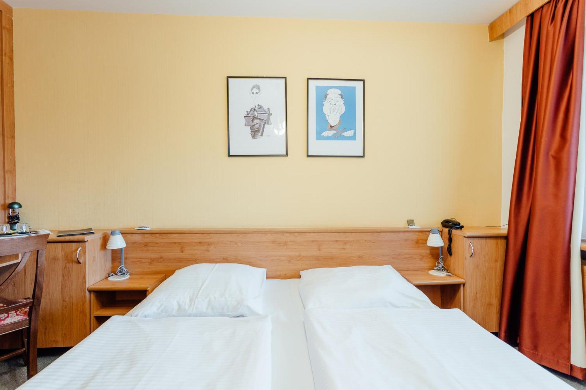 Hotel Sachticka Besztercebánya Kültér fotó