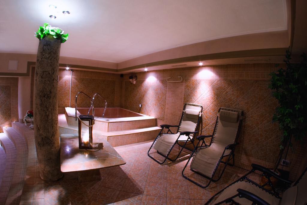 Hotel Sachticka Besztercebánya Kültér fotó