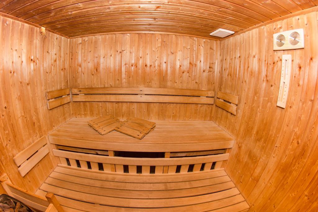 Hotel Sachticka Besztercebánya Kültér fotó